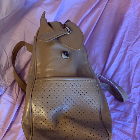 Wilson Leather tan weekend/overnight bag - Picture 7 of 9